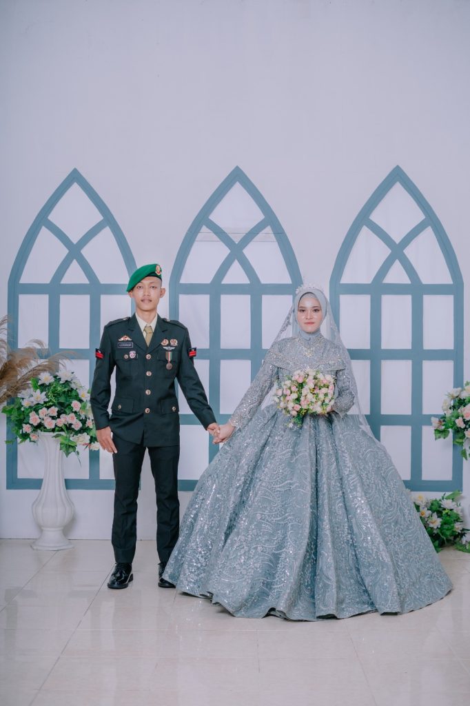 Indah Dan Aris